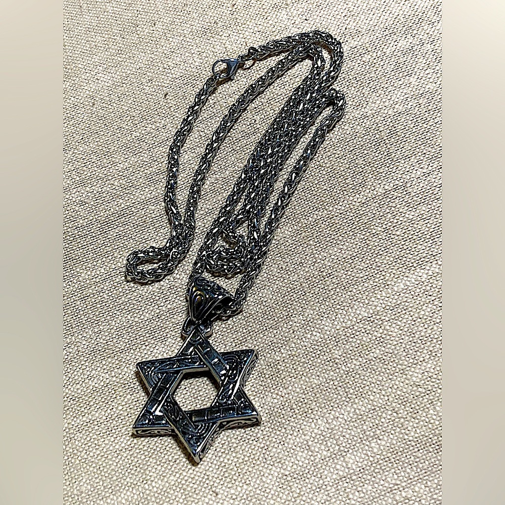 HZMAN Magen Star of David Pendant Necklace Women Men 23 Inch Chain